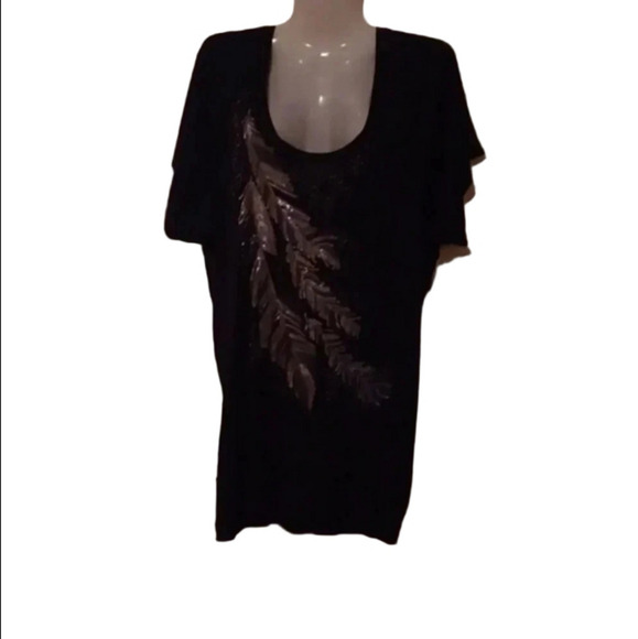 💙🐾Gorgeous black top with sparkly decor and low neckline - Picture 2 of 13